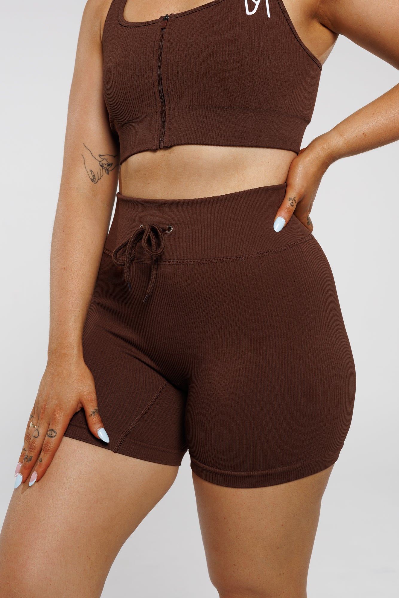 Esse in Chocolate | Mid Length Shorts with Drawstring