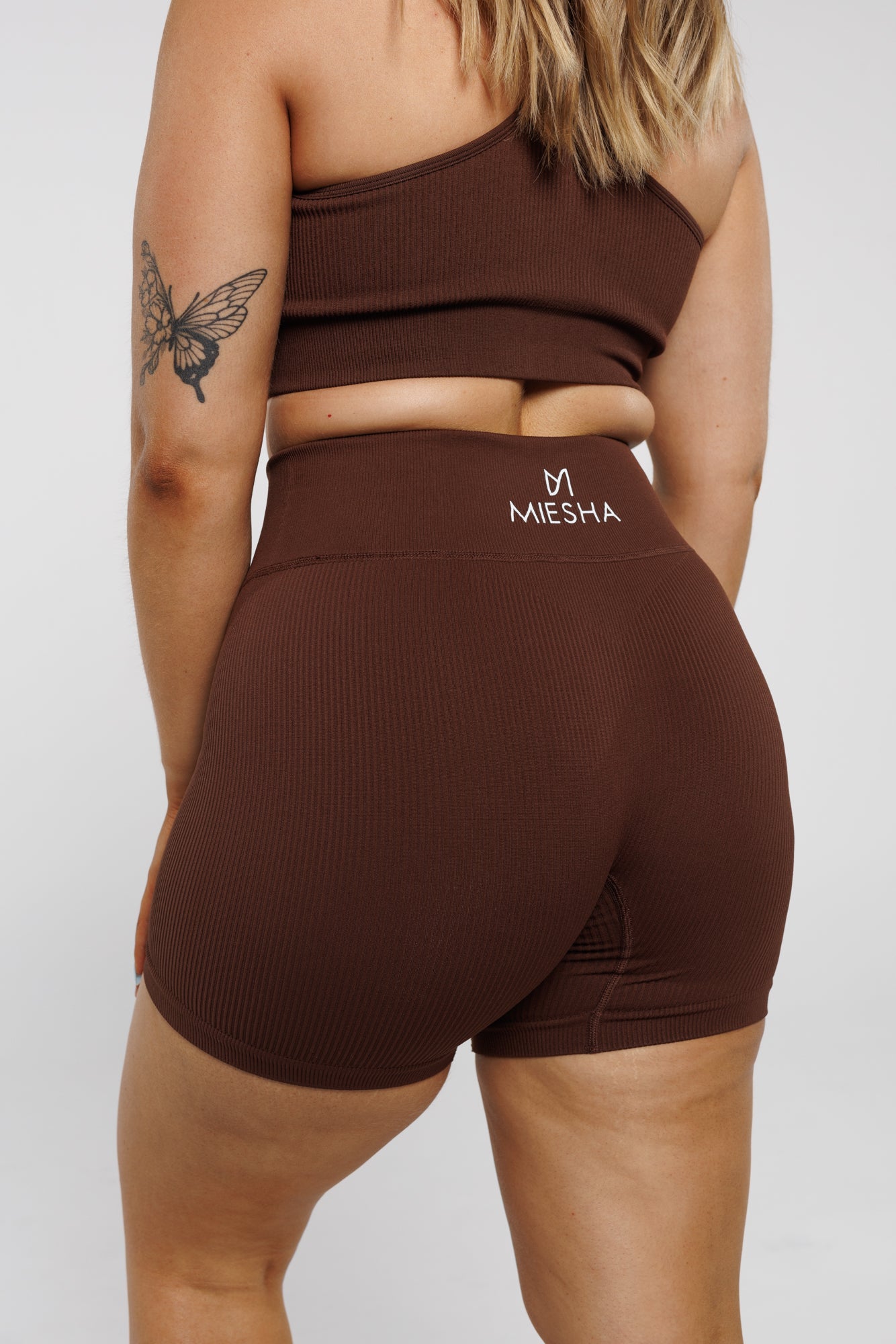 Esse in Chocolate | Mid Length Shorts with Drawstring