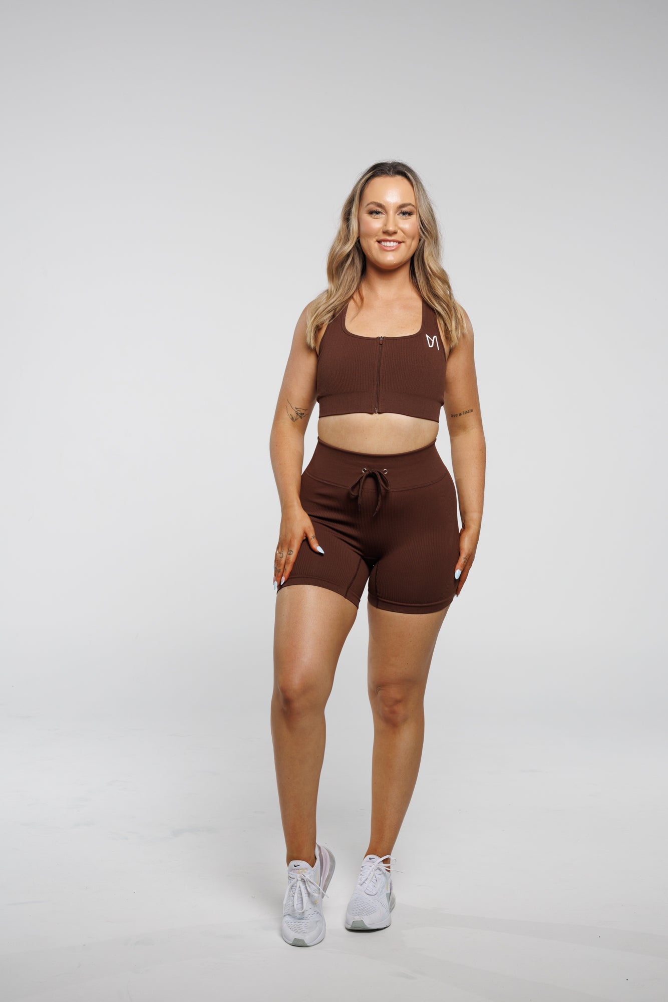 Esse in Chocolate | Mid Length Shorts with Drawstring