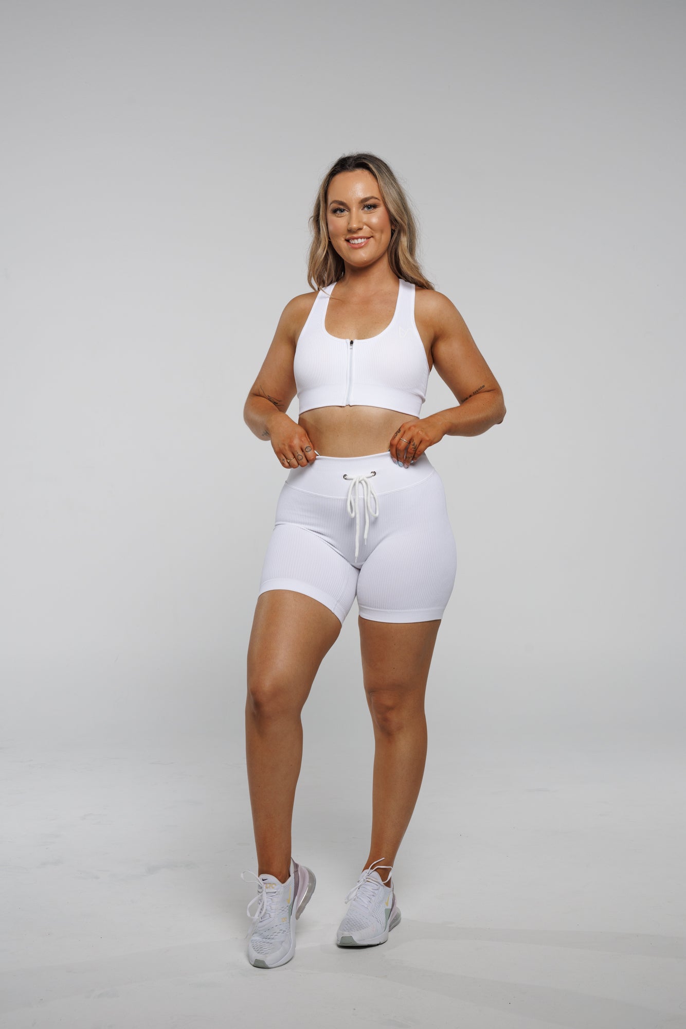 Esse in White | Mid Length Shorts with Drawstring