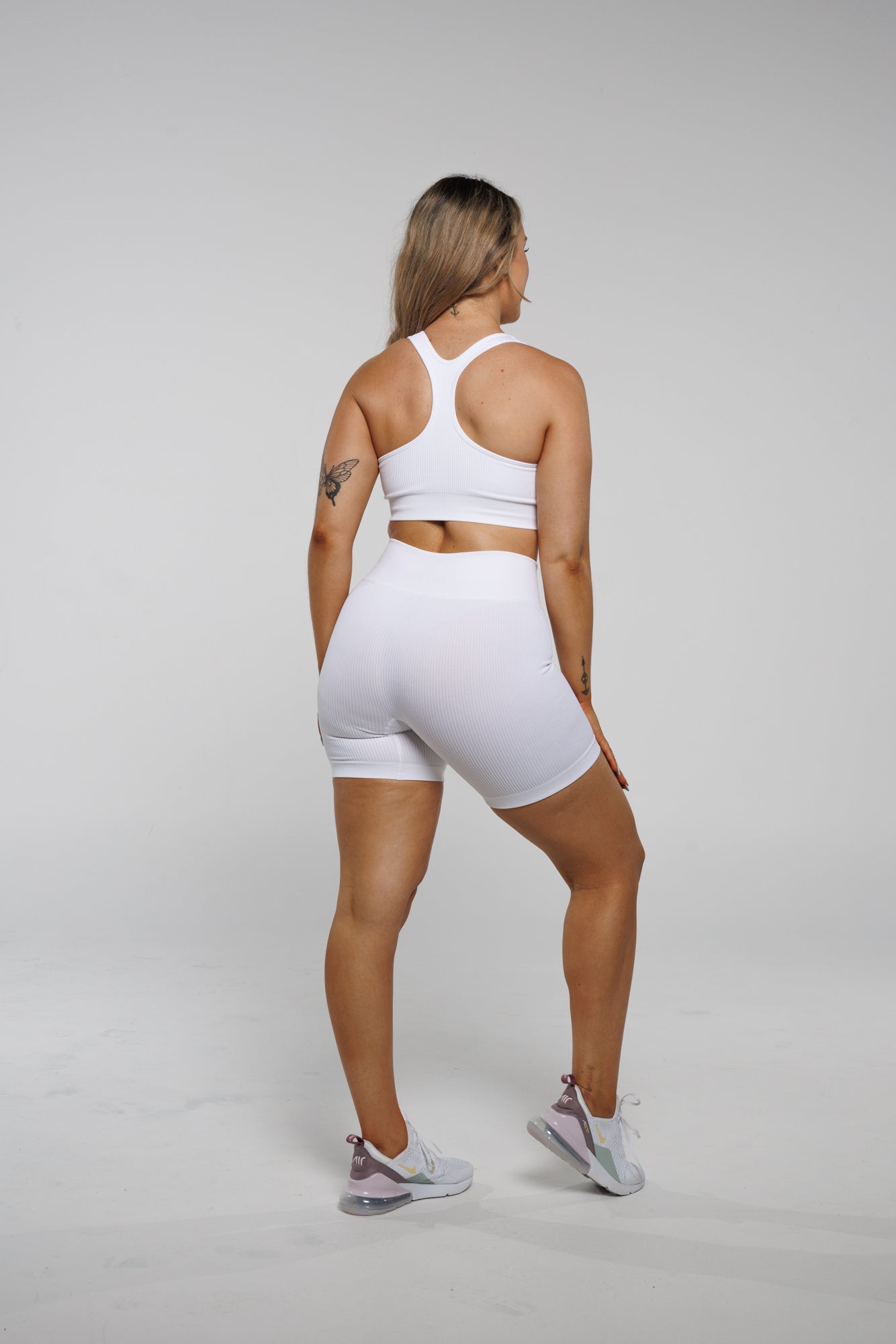 Esse in White | Zip Up Sports Bra