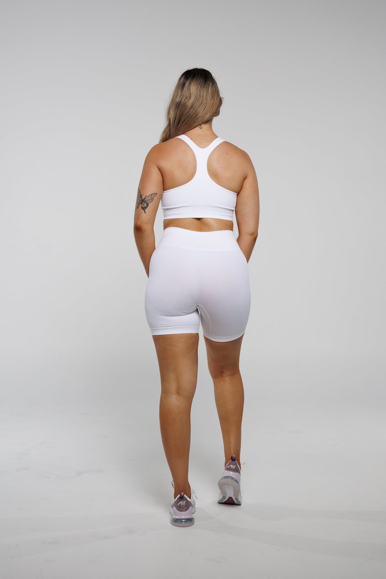 Esse in White | Zip Up Sports Bra