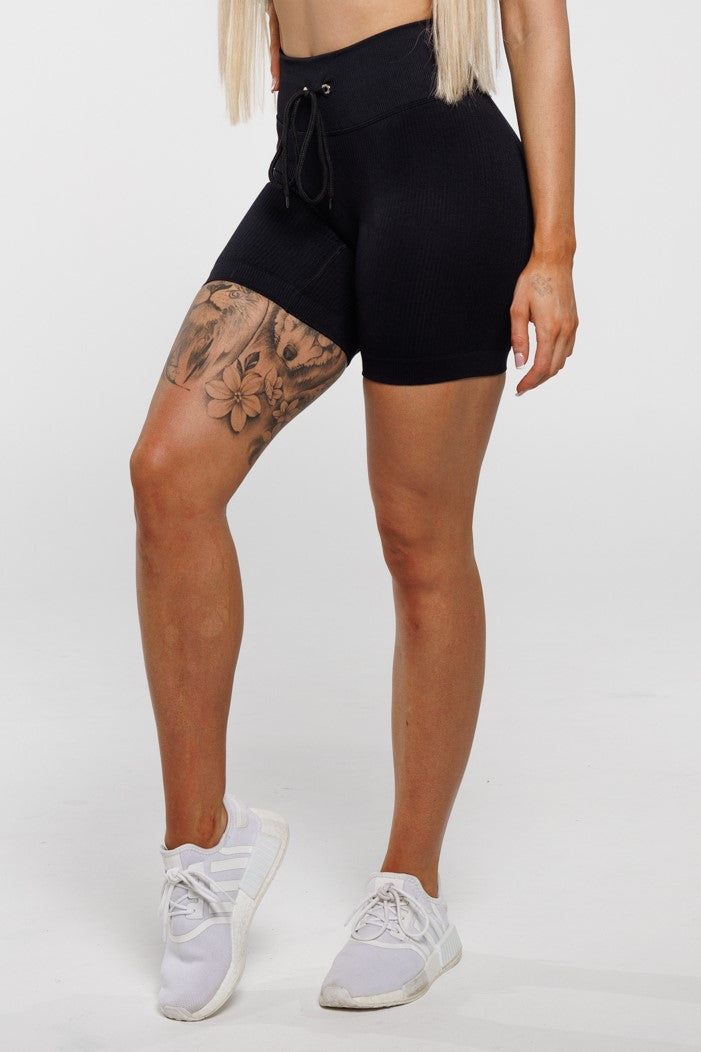 Esse in Black | Mid Length Shorts with Drawstring